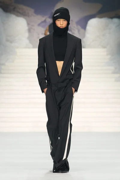 Look 38